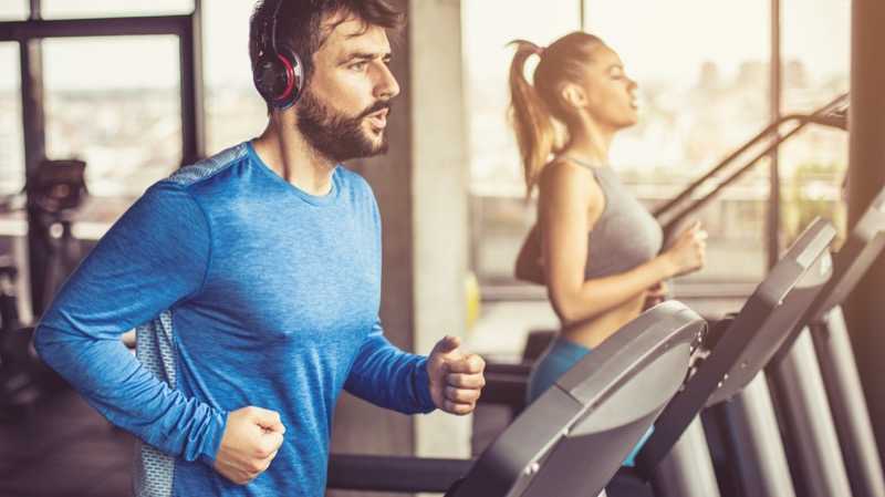 Effektiver abnehmen mit Cardio oder mit Krafttraining?