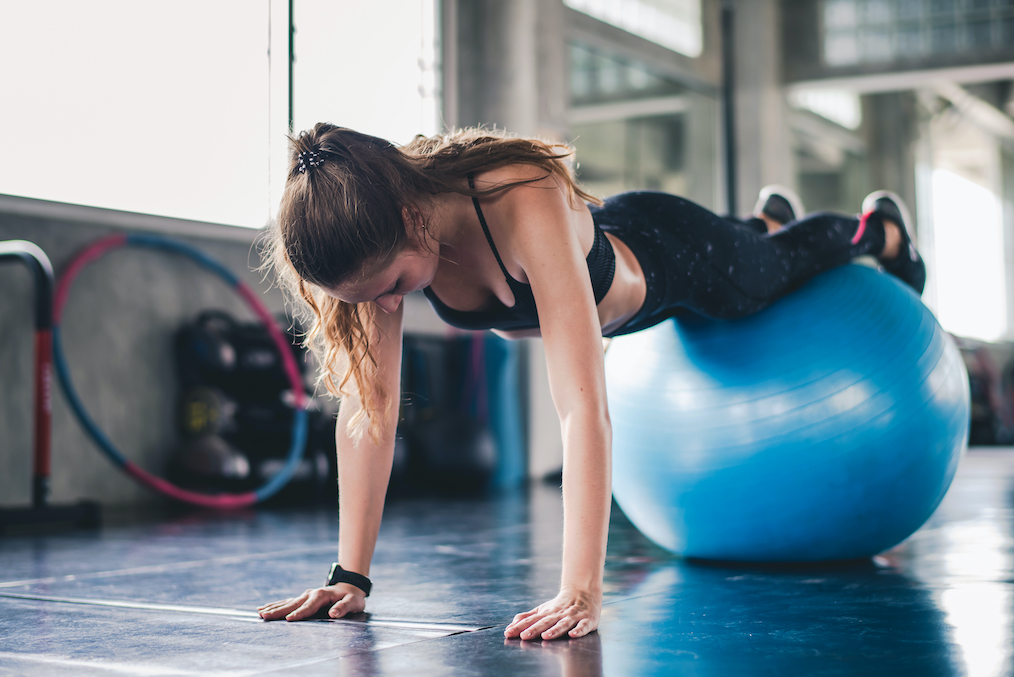 Der Gymnastikball – ein toller Begleiter für den Alltag und das Training